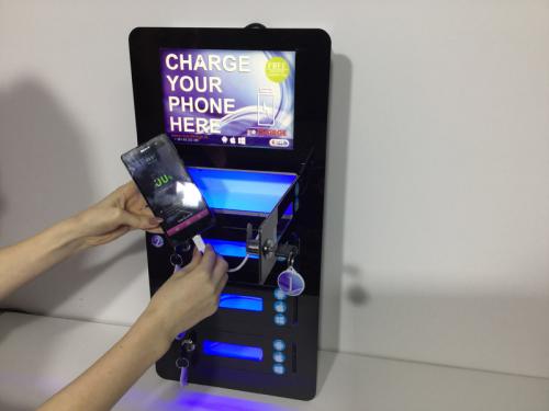 chrarge-box-punjac-sa-4-pretinca